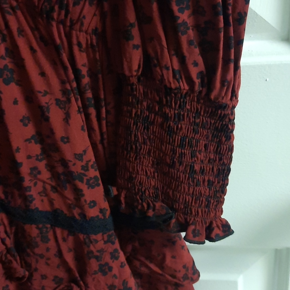 Dress - Picture 2 of 5